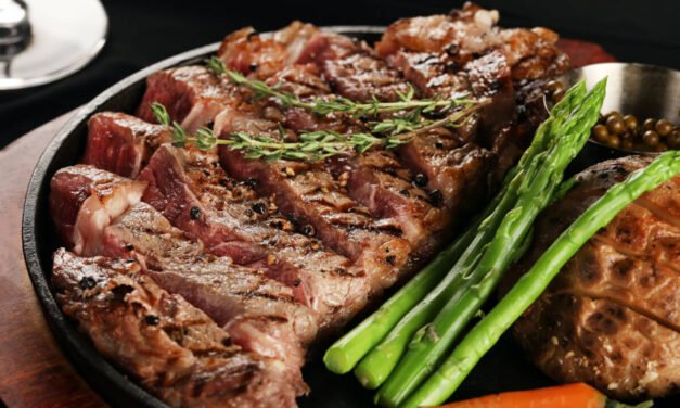 A Culinary Oasis: Hank’s Fine Steaks & Martinis